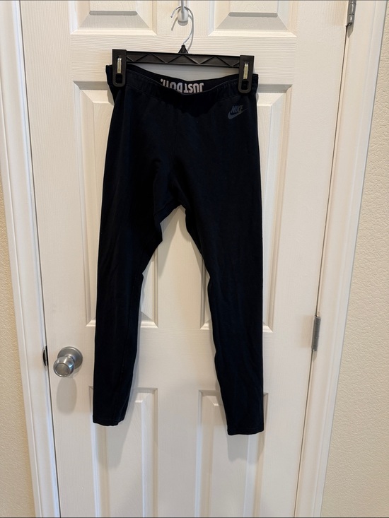 Nike Pants - Nike Womens Black Athletic Leggings with Subtle Logo